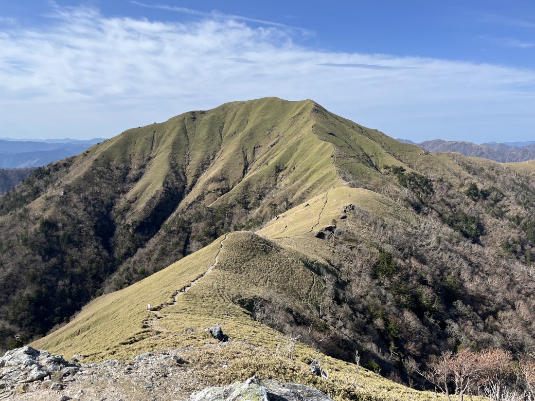 四国一の稜線を眺めたくて剣山へ3h30m