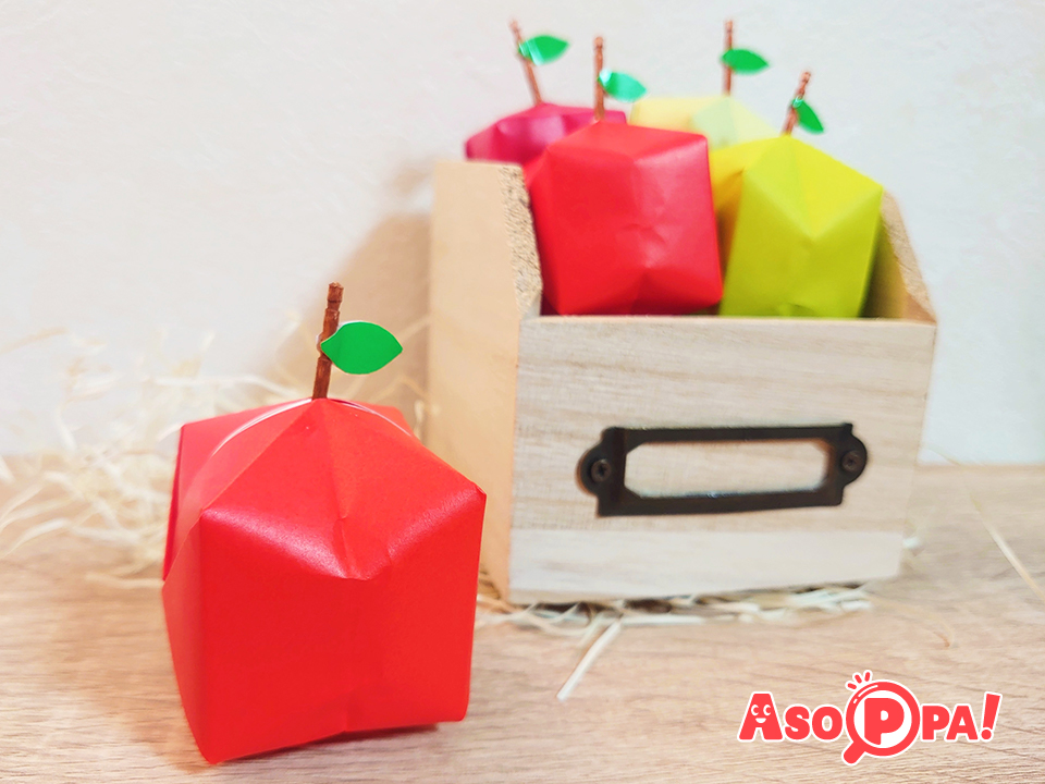 赤や緑の折り紙で 風船りんご 折り紙 Asoppa レシピ あそっぱ