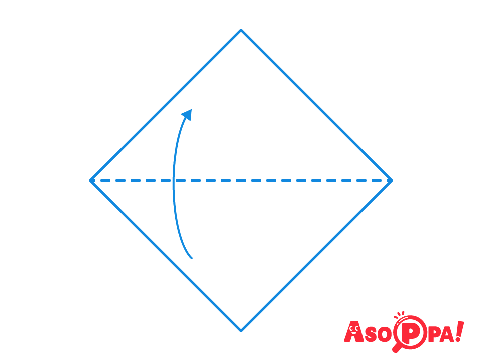 三角に半分に折る。