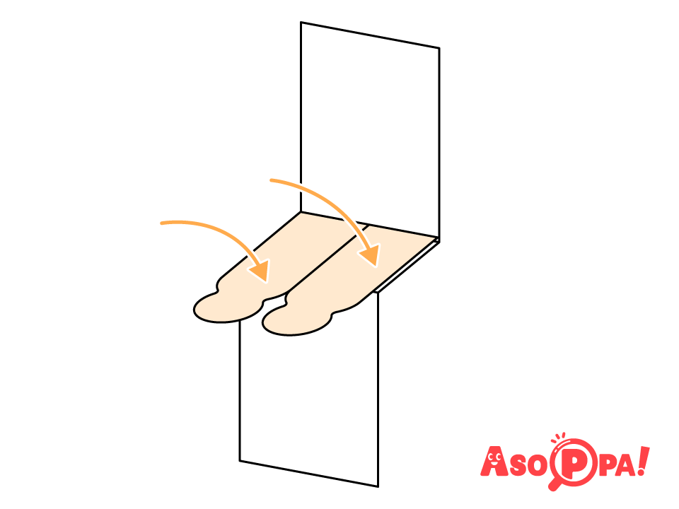 画用紙で腕を作り、Aの部分に貼る。