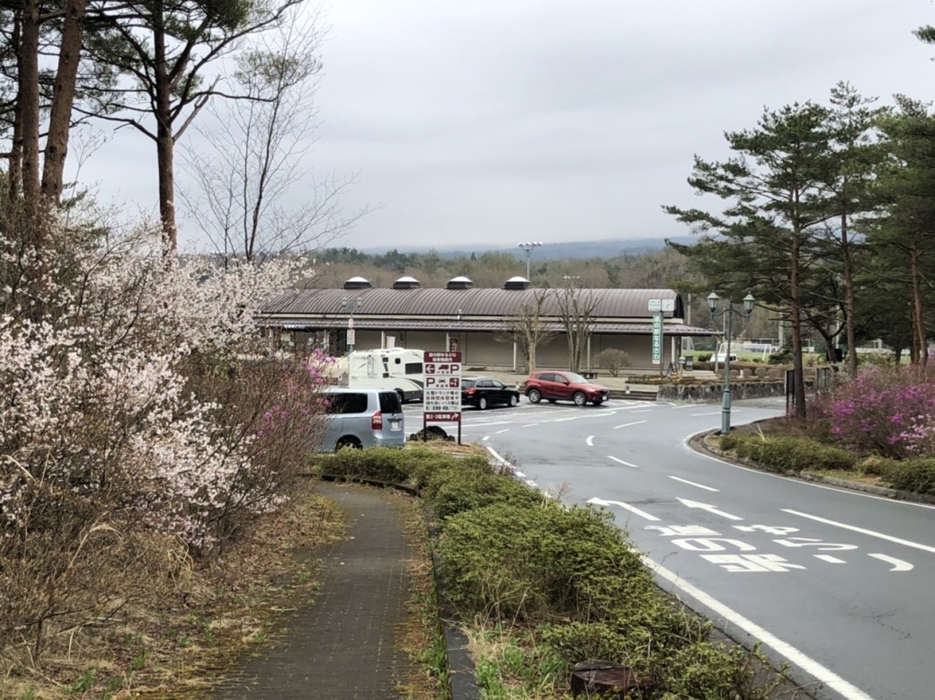 7:00ごろ
道の駅なるさわに到着です。
今日は寒いですね。
このあたりは、
今頃が桜の見どころですね。
