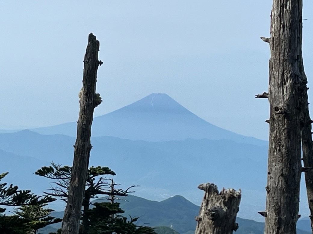 6:35 朝日岳周辺の富士山です。
いい眺めです。