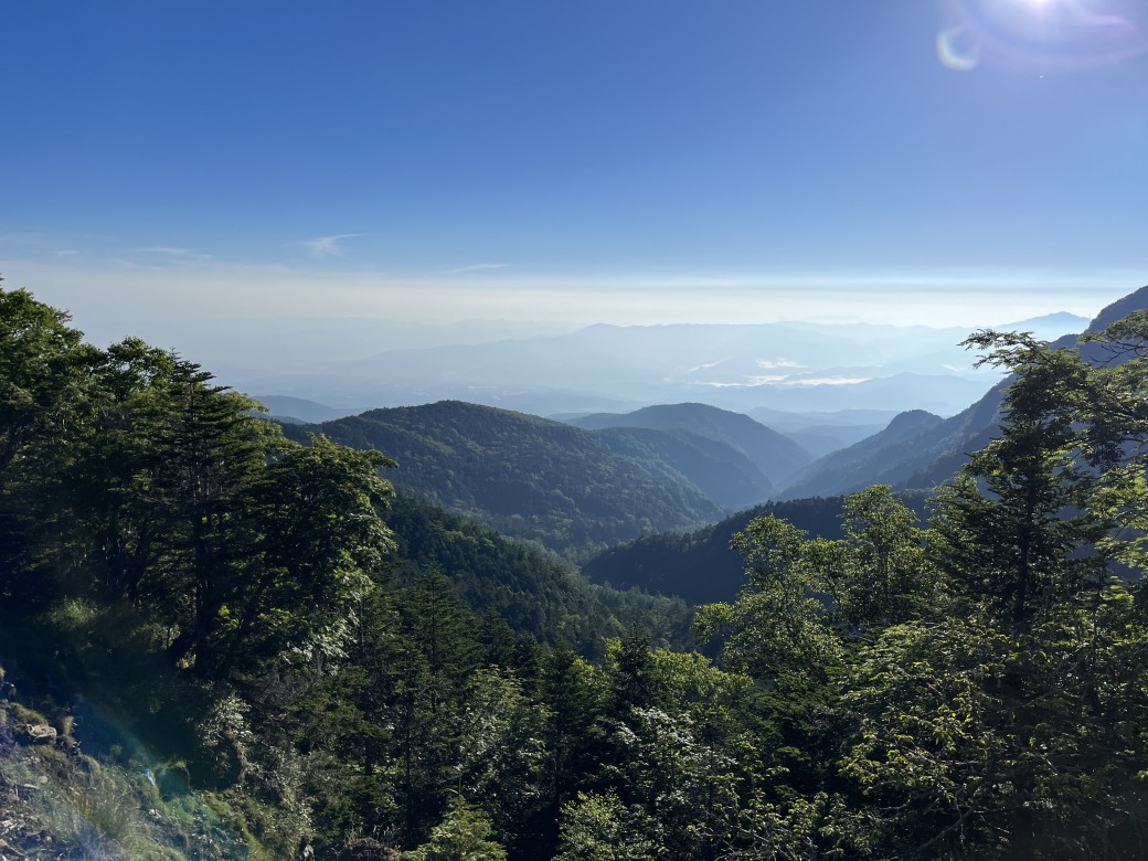 夏沢峠から景色です。
朝焼けなんか
もー、絶対、
綺麗だろうなー
妄想で興奮しますよね。