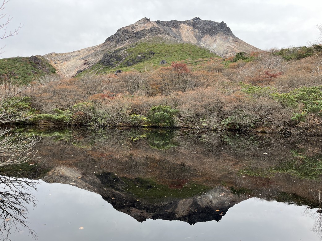 那須一番の紅葉が見たくて朝日岳〜三本槍岳〜姥ケ平